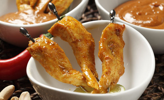 Chicken Satay Appetizers with Peanut Sauce