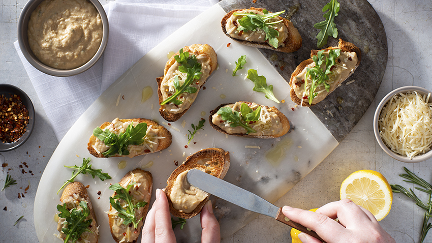 Garlicky White Bean Crostini