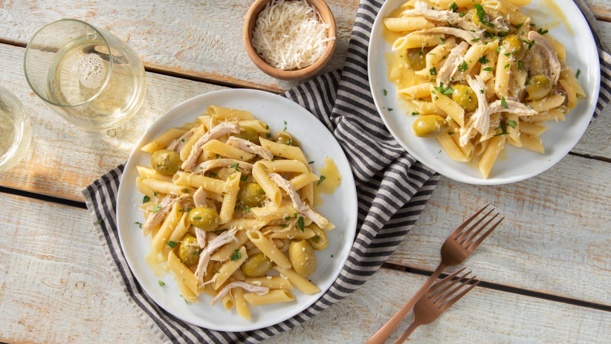 Penne with Chicken and Olives