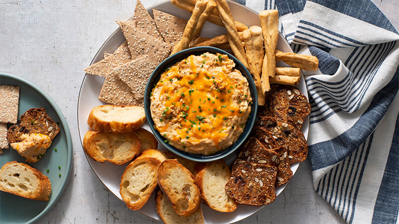 Cheddar and Goat Cheese Dip